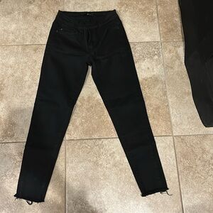 NWOT KanCan Jean size 25 skinny Black